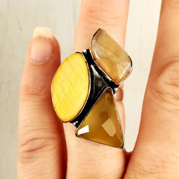 New Yellow Agate & Mother of Pearl 925 Silver Ring. - Picture 3 of 8
